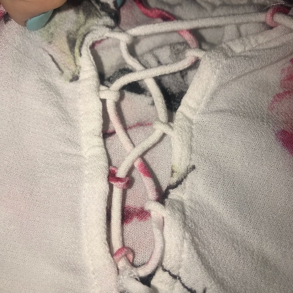 Kendall and Kylie off the shoulder floral top - Picture 2 of 3